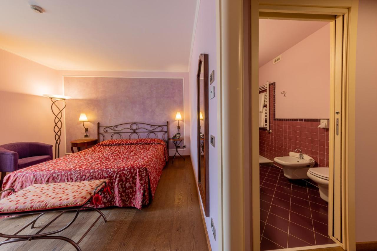 La Darsena Boutique Hotel & Restaurant Tremezzo Exterior photo